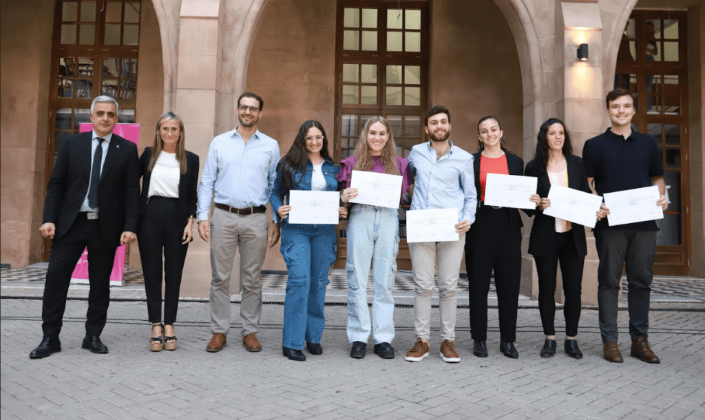 La UNR entregó distinciones a los mejores promedios de graduados 2023