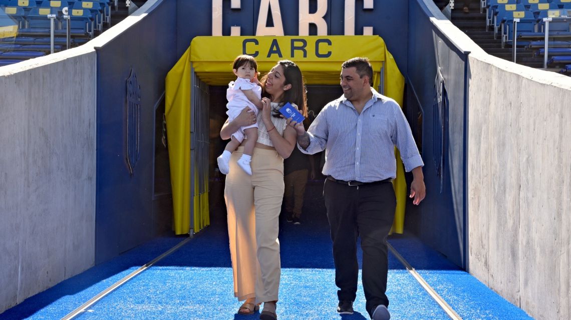 Cinco parejas dieron el “sí” en la cancha de Rosario Central